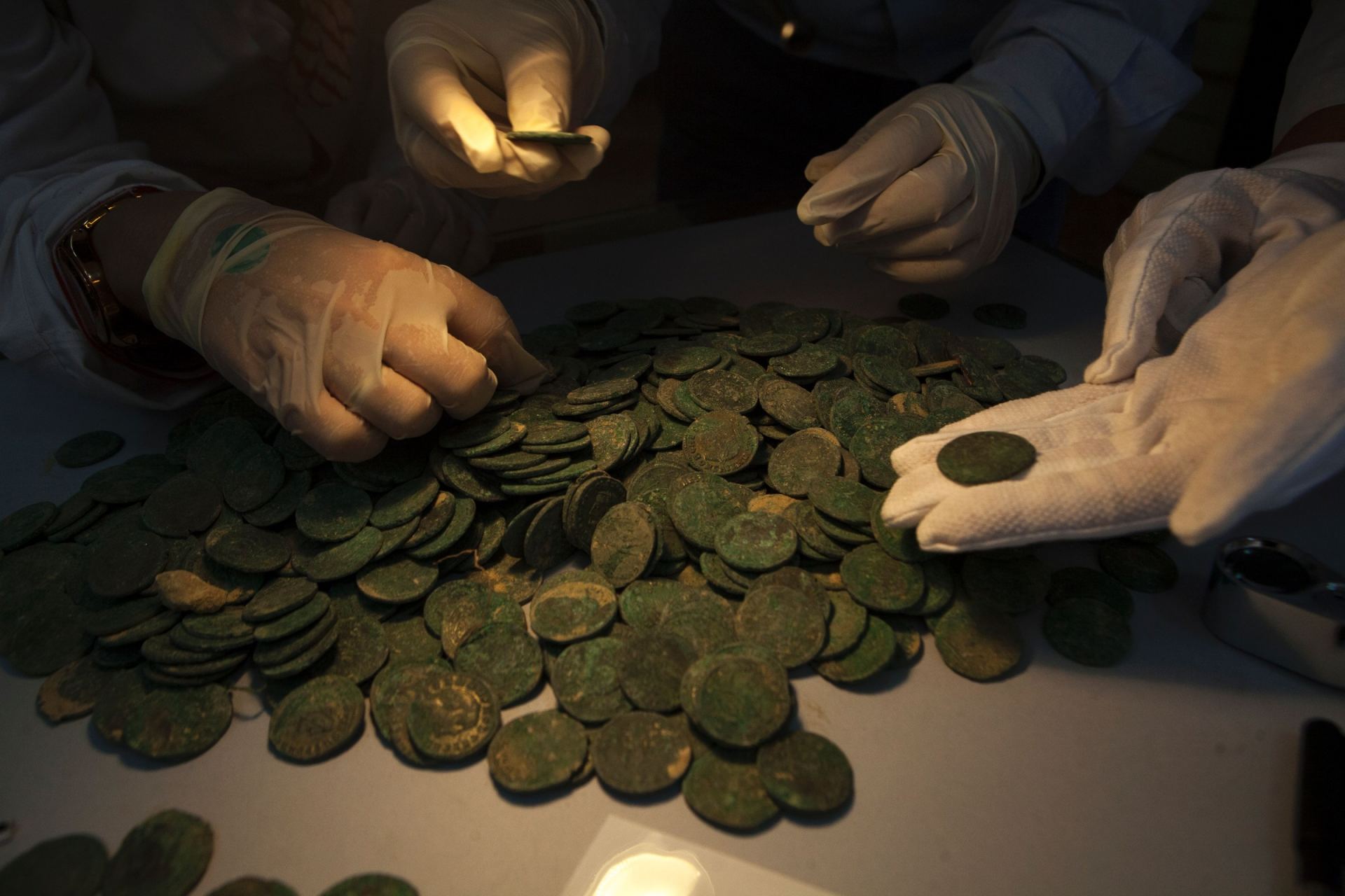 idabrinių Monetų Padirbinėjimas: Kaip Apsisaugoti?